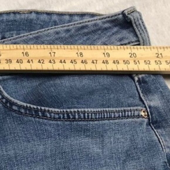 Lee Denim Shorts Regular Fit Mid Rise Size Medium Pockets Zipper Button Blue - Picture 5 of 9